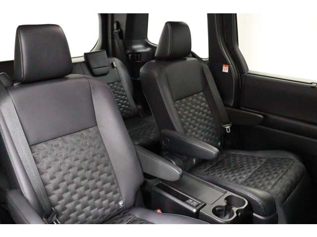 トヨタ ヴォクシー １．８ ハイブリッド Ｓ－Ｚ R5年 (東海) 99