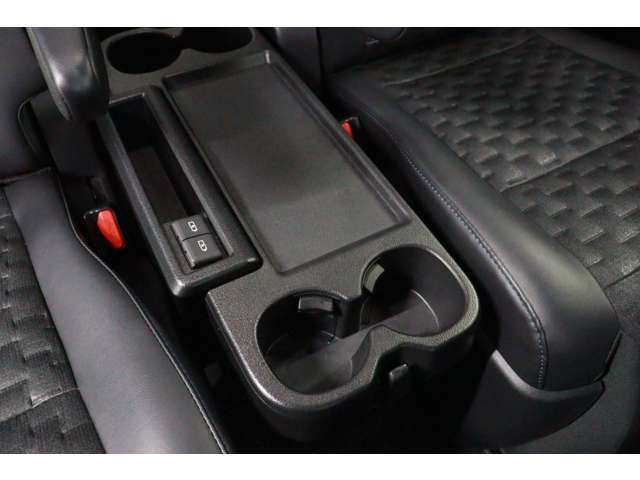 トヨタ ヴォクシー １．８ ハイブリッド Ｓ－Ｚ R5年 (東海) 99