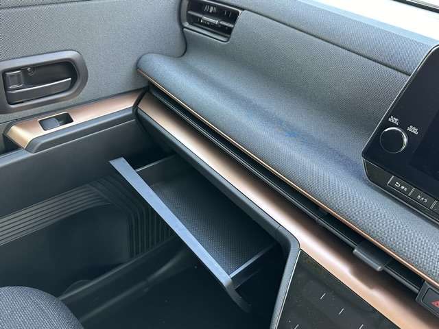 日産 サクラ Ｇ R4年 (東海) 99