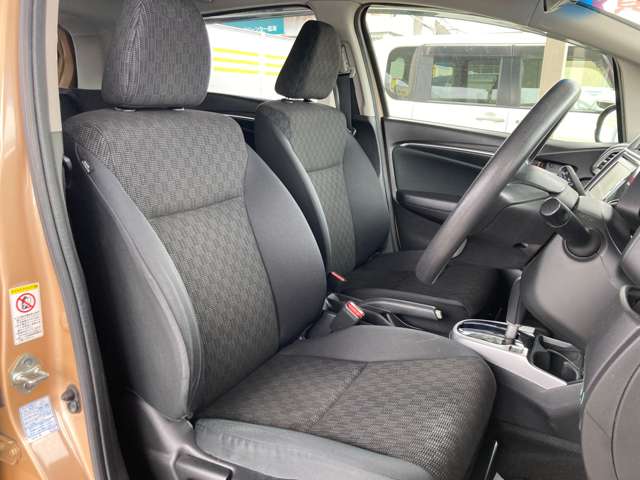 ホンダ フィット １．３ １３Ｇ Ｆパッケージ ４ＷＤ H25年 (東北) 99