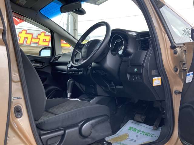 ホンダ フィット １．３ １３Ｇ Ｆパッケージ ４ＷＤ H25年 (東北) 99