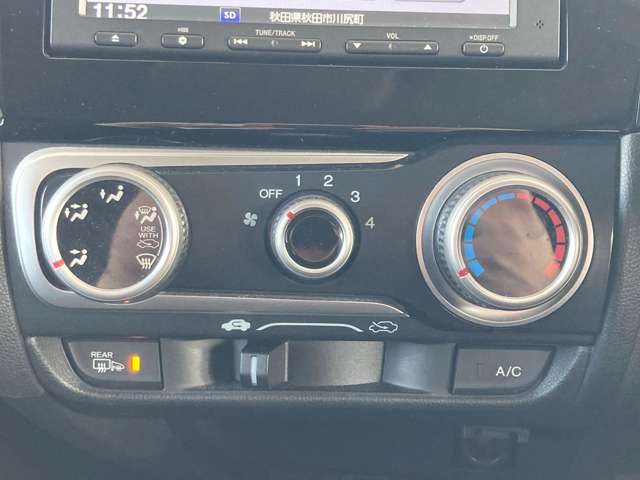 ホンダ フィット １．３ １３Ｇ Ｆパッケージ ４ＷＤ H25年 (東北) 99