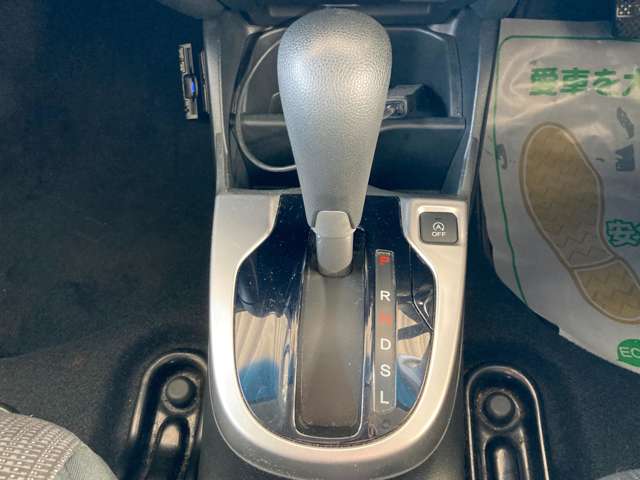 ホンダ フィット １．３ １３Ｇ Ｆパッケージ ４ＷＤ H25年 (東北) 99