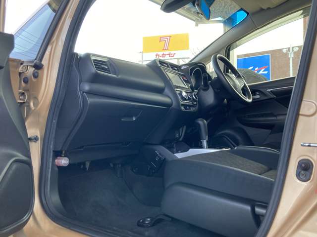 ホンダ フィット １．３ １３Ｇ Ｆパッケージ ４ＷＤ H25年 (東北) 99