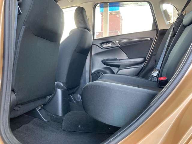 ホンダ フィット １．３ １３Ｇ Ｆパッケージ ４ＷＤ H25年 (東北) 99