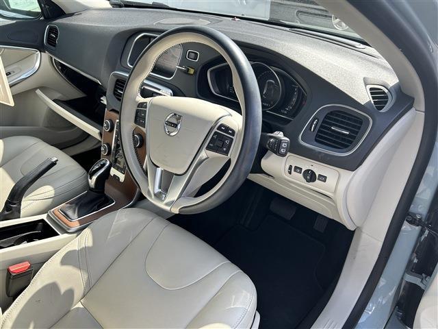 ボルボ Ｖ４０ Ｔ３　インスクリプション H30年 (東北) 99