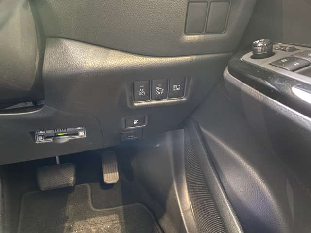 トヨタ Ｃ−ＨＲ ハイブリッド １．８ Ｇ H29年 (九州・沖縄) 99