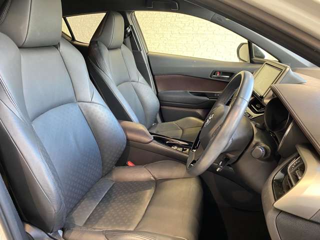 トヨタ Ｃ−ＨＲ ハイブリッド １．８ Ｇ H29年 (九州・沖縄) 99