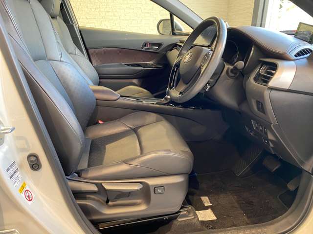 トヨタ Ｃ−ＨＲ ハイブリッド １．８ Ｇ H29年 (九州・沖縄) 99