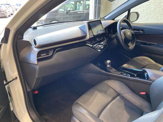 トヨタ Ｃ−ＨＲ ハイブリッド １．８ Ｇ H29年 (九州・沖縄) 99