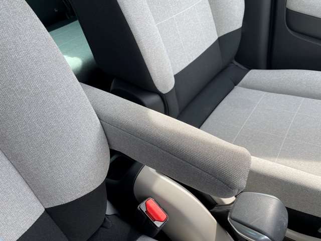 シトロエン Ｃ３　エアクロス　ＳＵＶ シャイン R2年 (東北) 99