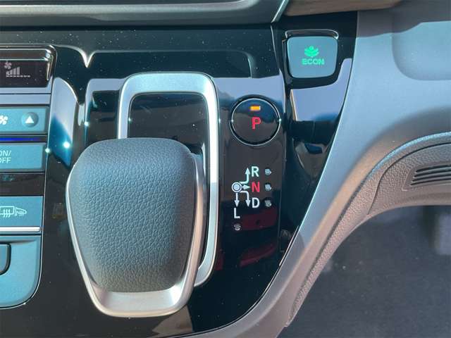 ホンダ フリード　ハイブリッド １．５ ハイブリッド Ｇ R4年 (近畿) 99