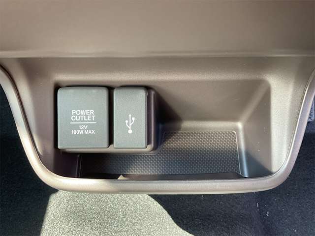 ホンダ フリード　ハイブリッド １．５ ハイブリッド Ｇ R4年 (近畿) 99