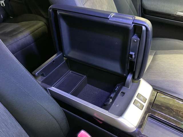 トヨタ ヴェルファイア　ハイブリッド ２．４ ＺＲ ４ＷＤ H24年 (北海道) 99