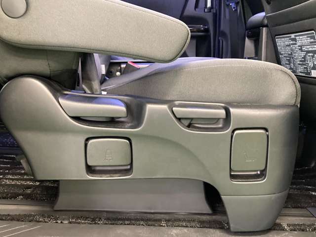 トヨタ ヴェルファイア　ハイブリッド ２．４ ＺＲ ４ＷＤ H24年 (北海道) 99