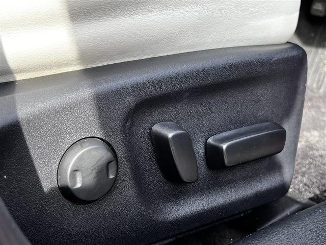 トヨタ クラウン　ハイブリッド ハイブリッド ２．５ Ｇ リボーン ピンク H26年 (関東) 99