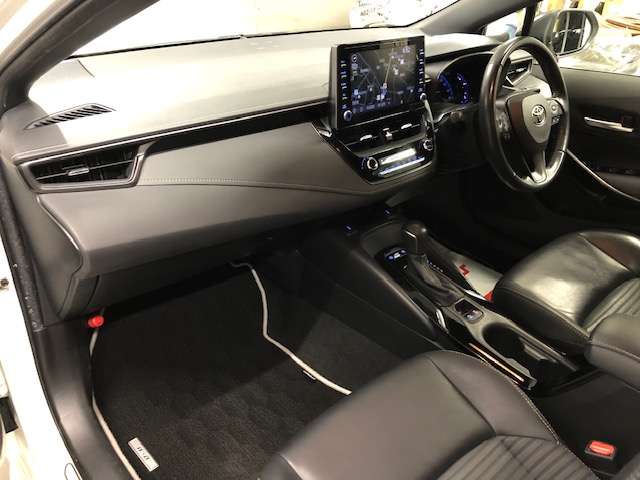 トヨタ カローラ　ツーリング　ハイブリッド １．８ ハイブリッド ＷＸＢ Ｅ－ＦＯＵＲ ４ＷＤ R2年 (北海道) 99