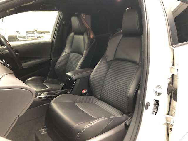 トヨタ カローラ　ツーリング　ハイブリッド １．８ ハイブリッド ＷＸＢ Ｅ－ＦＯＵＲ ４ＷＤ R2年 (北海道) 99