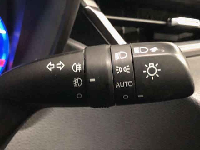 トヨタ カローラ　ツーリング　ハイブリッド １．８ ハイブリッド ＷＸＢ Ｅ－ＦＯＵＲ ４ＷＤ R2年 (北海道) 99