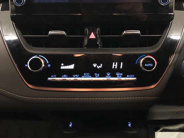 トヨタ カローラ　ツーリング　ハイブリッド １．８ ハイブリッド ＷＸＢ Ｅ－ＦＯＵＲ ４ＷＤ R2年 (北海道) 99