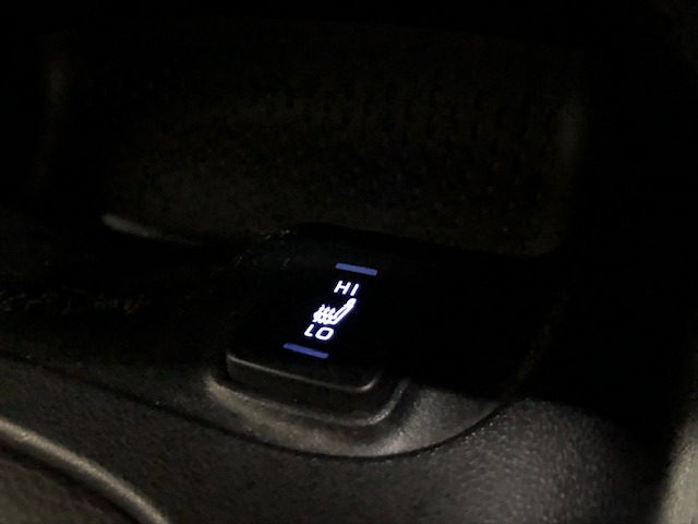 トヨタ カローラ　ツーリング　ハイブリッド １．８ ハイブリッド ＷＸＢ Ｅ－ＦＯＵＲ ４ＷＤ R2年 (北海道) 99