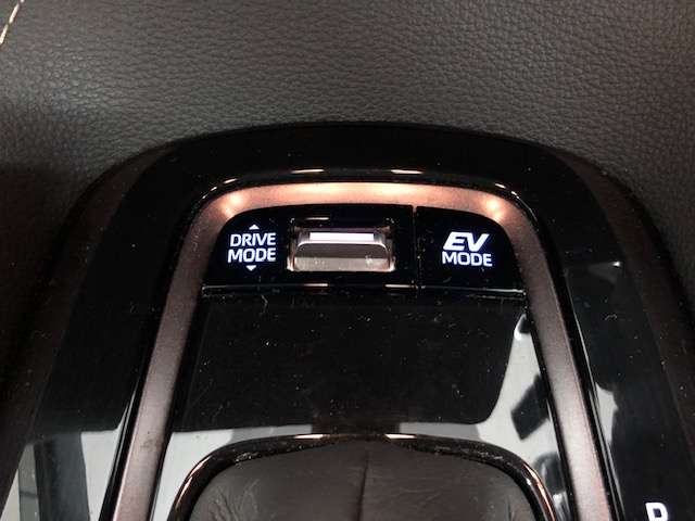 トヨタ カローラ　ツーリング　ハイブリッド １．８ ハイブリッド ＷＸＢ Ｅ－ＦＯＵＲ ４ＷＤ R2年 (北海道) 99