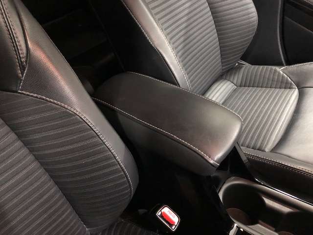 トヨタ カローラ　ツーリング　ハイブリッド １．８ ハイブリッド ＷＸＢ Ｅ－ＦＯＵＲ ４ＷＤ R2年 (北海道) 99