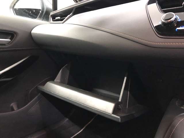 トヨタ カローラ　ツーリング　ハイブリッド １．８ ハイブリッド ＷＸＢ Ｅ－ＦＯＵＲ ４ＷＤ R2年 (北海道) 99