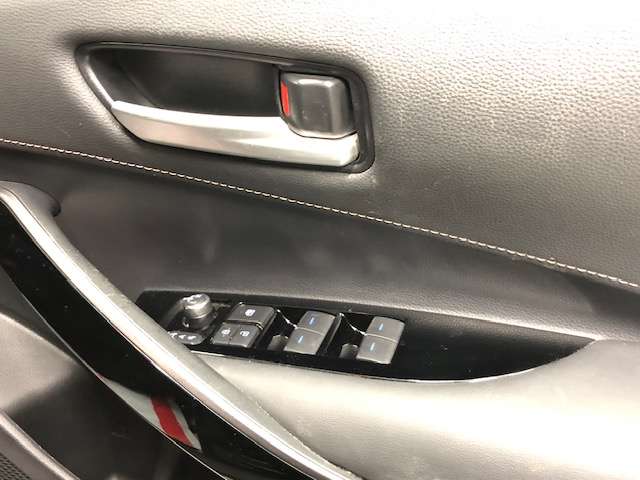 トヨタ カローラ　ツーリング　ハイブリッド １．８ ハイブリッド ＷＸＢ Ｅ－ＦＯＵＲ ４ＷＤ R2年 (北海道) 99