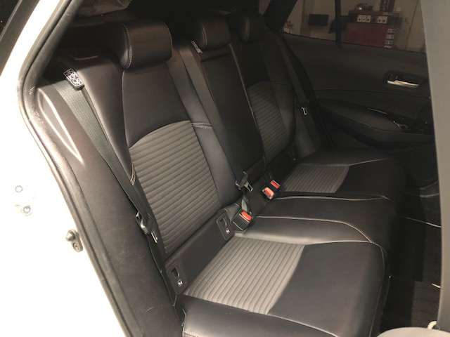 トヨタ カローラ　ツーリング　ハイブリッド １．８ ハイブリッド ＷＸＢ Ｅ－ＦＯＵＲ ４ＷＤ R2年 (北海道) 99