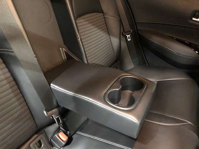 トヨタ カローラ　ツーリング　ハイブリッド １．８ ハイブリッド ＷＸＢ Ｅ－ＦＯＵＲ ４ＷＤ R2年 (北海道) 99