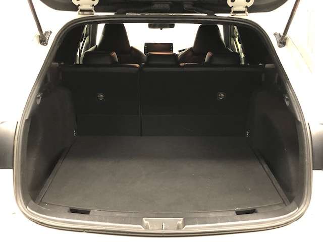 トヨタ カローラ　ツーリング　ハイブリッド １．８ ハイブリッド ＷＸＢ Ｅ－ＦＯＵＲ ４ＷＤ R2年 (北海道) 99