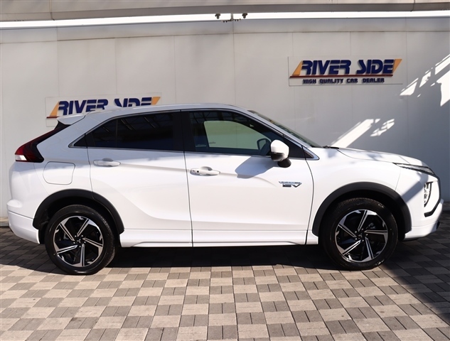 三菱 エクリプス　クロス　ＰＨＥＶ ＰＨＥＶ ２．４ Ｐ ４ＷＤ R2年 (関東) 99