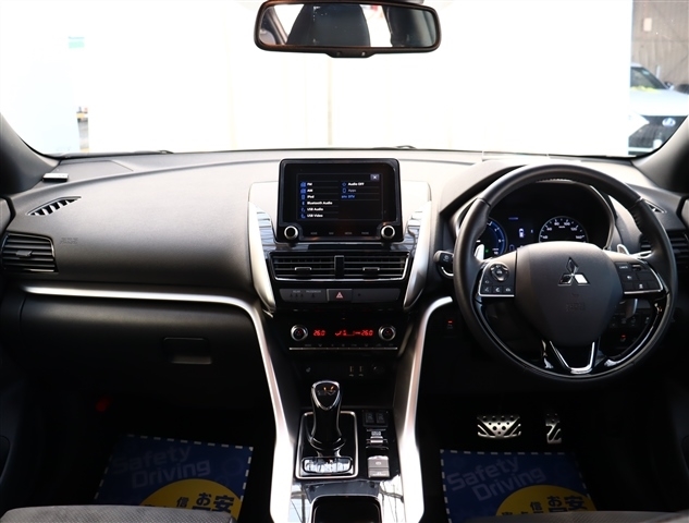 三菱 エクリプス　クロス　ＰＨＥＶ ＰＨＥＶ ２．４ Ｐ ４ＷＤ R2年 (関東) 99