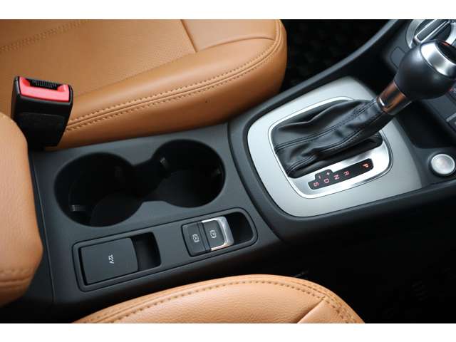 アウディ Ｑ３ ２．０ ＴＦＳＩ クワトロ ２１１ＰＳ ４ＷＤ H24年 (近畿) 99