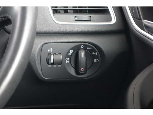 アウディ Ｑ３ ２．０ ＴＦＳＩ クワトロ ２１１ＰＳ ４ＷＤ H24年 (近畿) 99