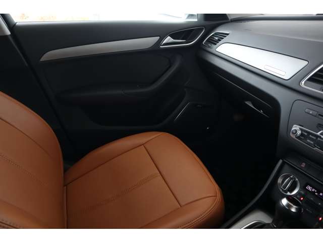 アウディ Ｑ３ ２．０ ＴＦＳＩ クワトロ ２１１ＰＳ ４ＷＤ H24年 (近畿) 99