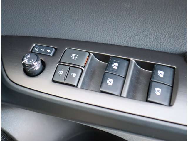 トヨタ プリウスＰＨＶ １．８ Ｓ ＧＲ スポーツ R1年 (関東) 99