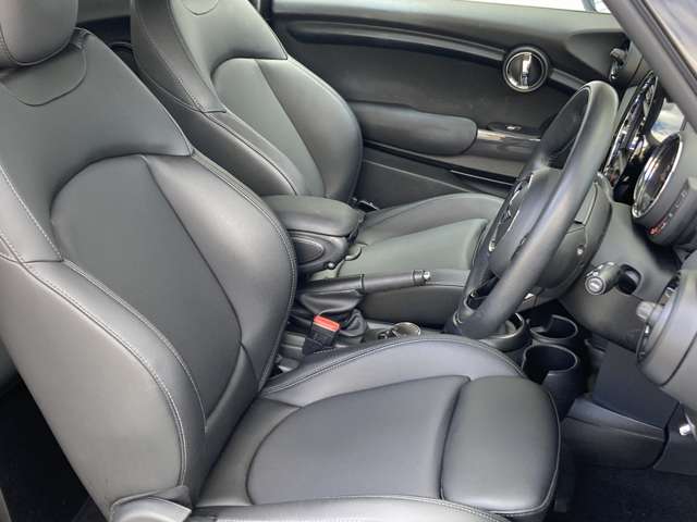 ミニ ミニ クーパー ３ドア ＤＣＴ R1年 (近畿) 99