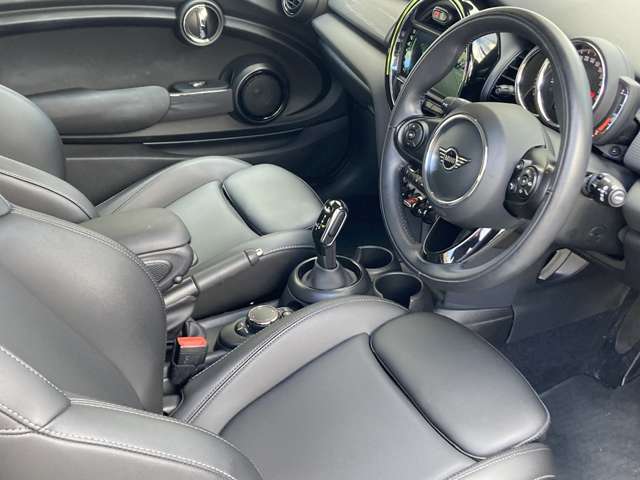 ミニ ミニ クーパー ３ドア ＤＣＴ R1年 (近畿) 99