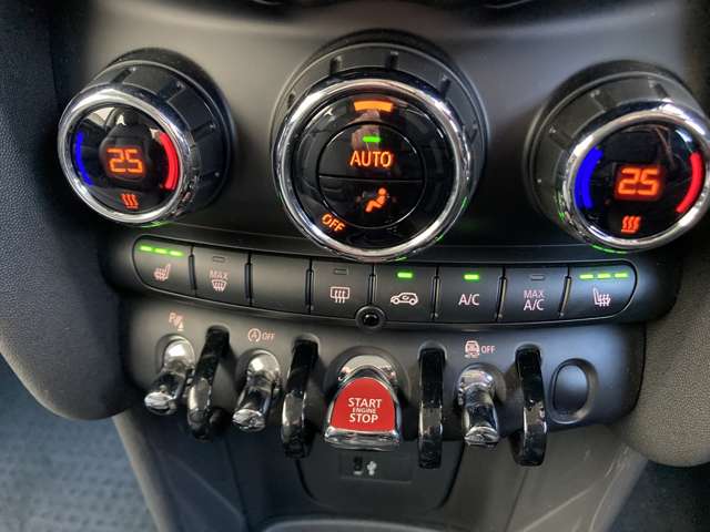 ミニ ミニ クーパー ３ドア ＤＣＴ R1年 (近畿) 99