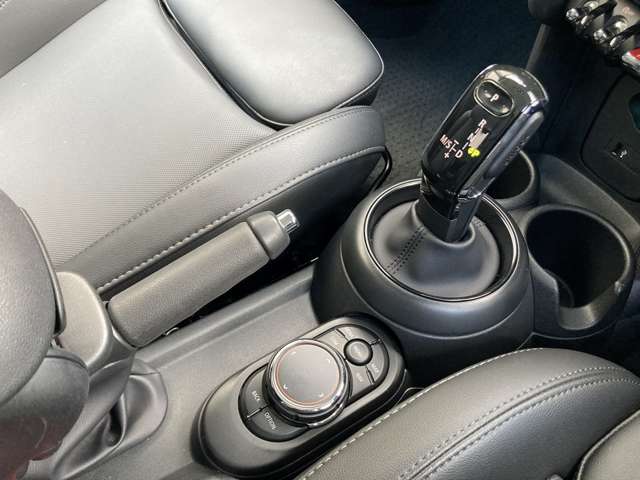 ミニ ミニ クーパー ３ドア ＤＣＴ R1年 (近畿) 99