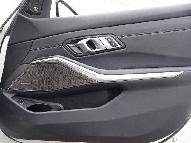 ＢＭＷ ３シリーズ ３２０Ｄ Ｘドライブ Ｍスポーツ エディション ジョイプラス ディーゼルターボ ４ＷＤ R3年 (近畿) 99