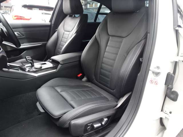 ＢＭＷ ３シリーズ ３２０Ｄ Ｘドライブ Ｍスポーツ エディション ジョイプラス ディーゼルターボ ４ＷＤ R3年 (近畿) 99