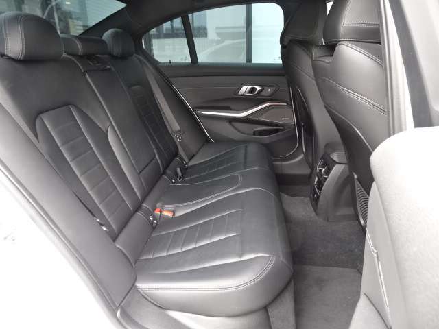 ＢＭＷ ３シリーズ ３２０Ｄ Ｘドライブ Ｍスポーツ エディション ジョイプラス ディーゼルターボ ４ＷＤ R3年 (近畿) 99