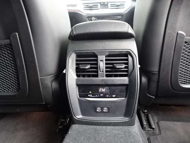 ＢＭＷ ３シリーズ ３２０Ｄ Ｘドライブ Ｍスポーツ エディション ジョイプラス ディーゼルターボ ４ＷＤ R3年 (近畿) 99