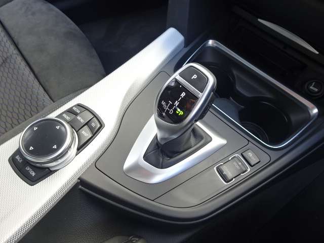 ＢＭＷ ３シリーズ ３２０ｉ　Ｍスポーツ H26年 (近畿) 99