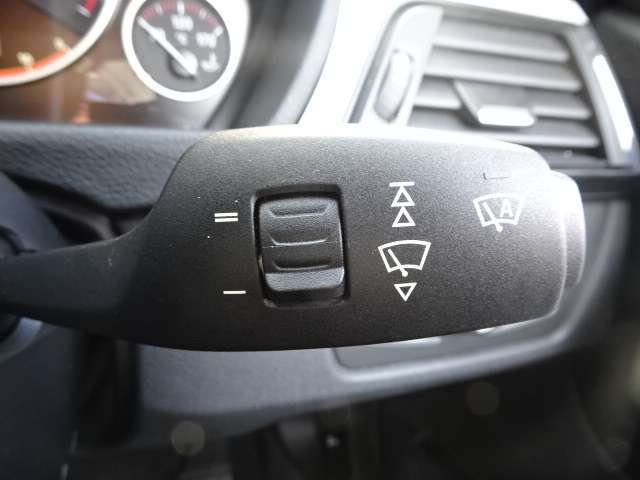 ＢＭＷ ３シリーズ ３２０ｉ　Ｍスポーツ H26年 (近畿) 99