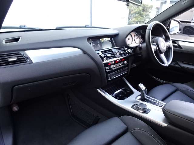 ＢＭＷ Ｘ４ Ｘドライブ２８Ｉ Ｍスポーツ ４ＷＤ H29年 (近畿) 99