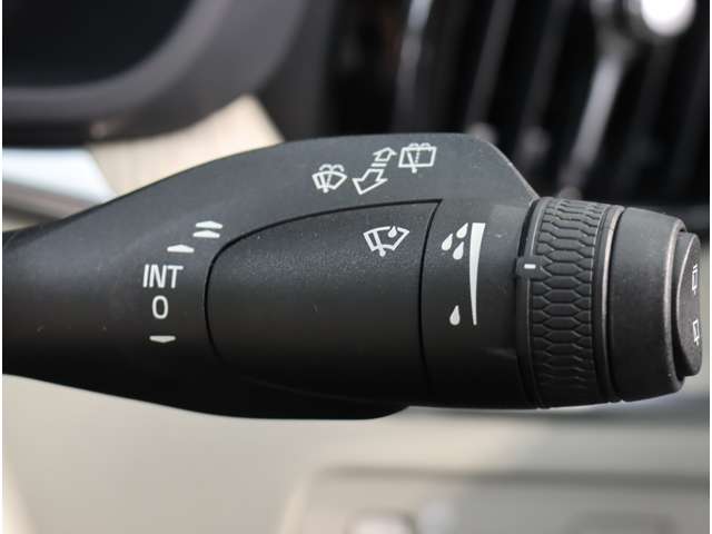 ボルボ ＸＣ６０ Ｄ４ ＡＷＤ インスクリプション ディーゼルターボ ４ＷＤ R1年 (近畿) 99